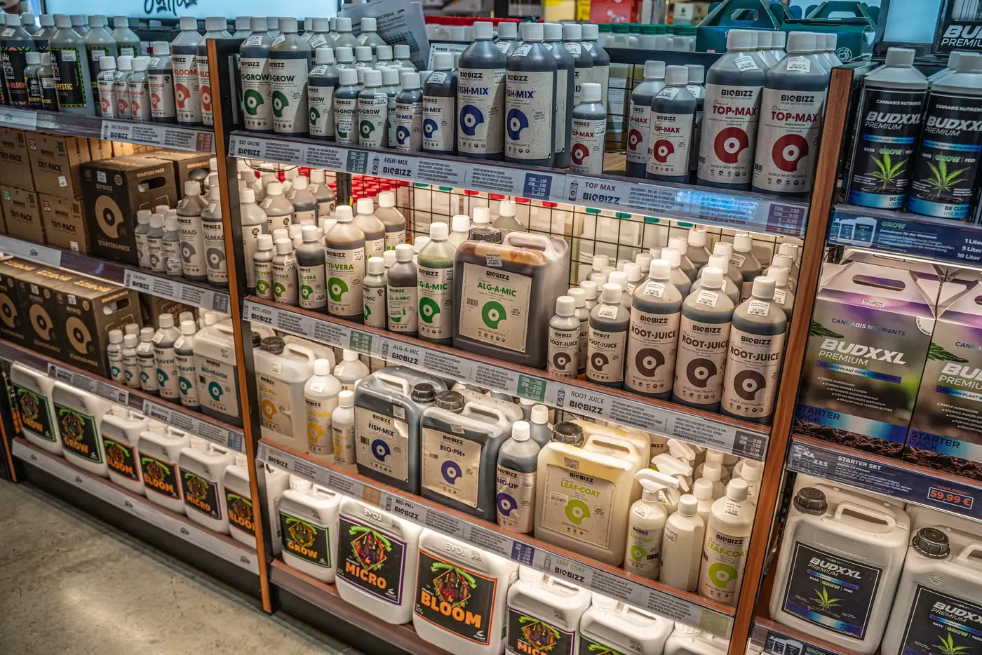 BioBizz Komplettlinie, 100 % organischer Grow-Dünger, im Laden in Dortmund