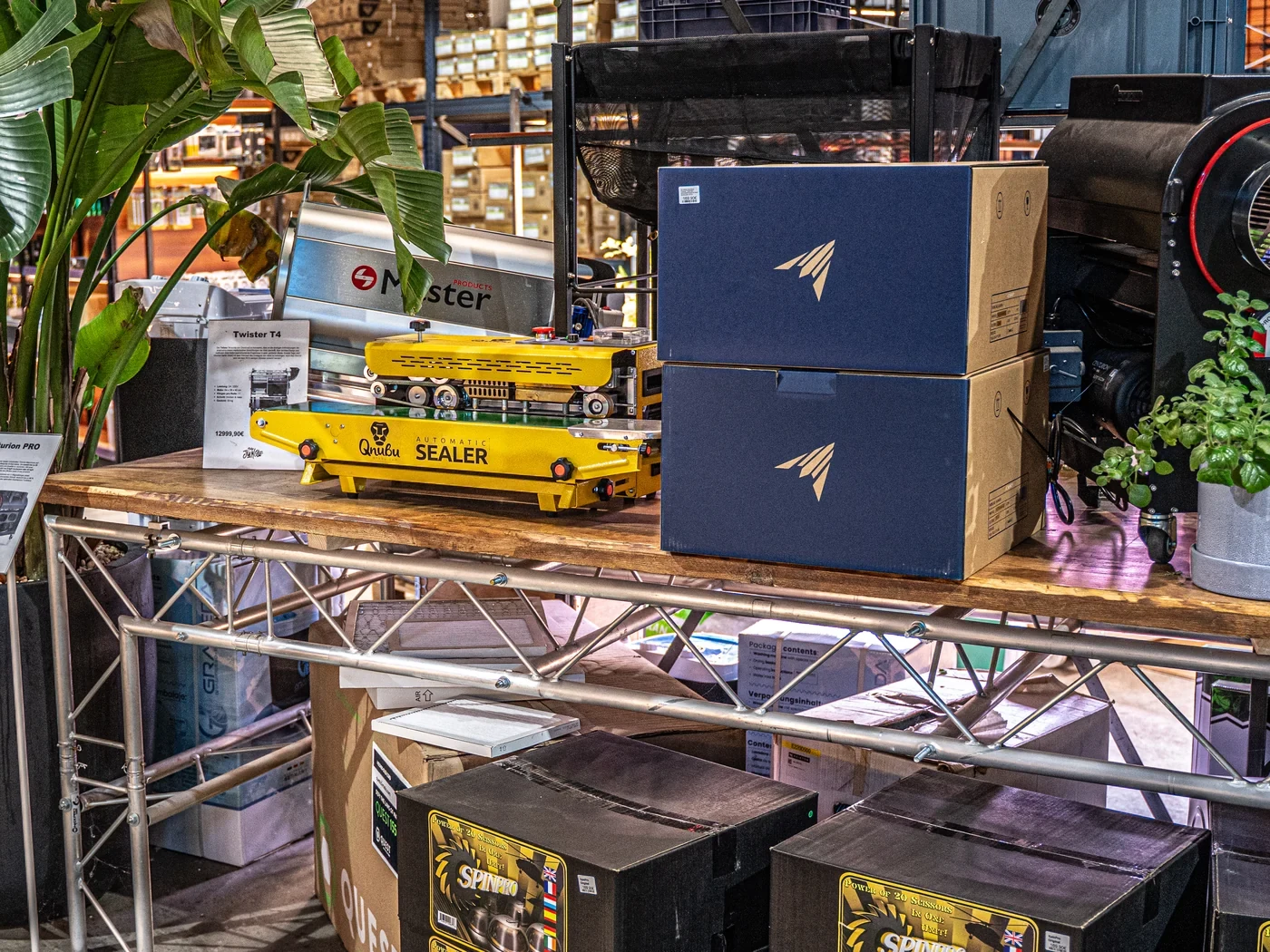 Bag-Sealer- und Trimmer-Display im Verkaufsraum bei The Jungle Dortmund