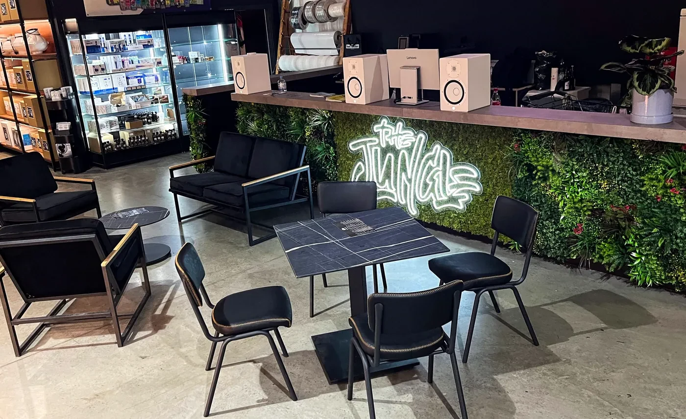 Chill- und Bar-Bereich zum Verweilen